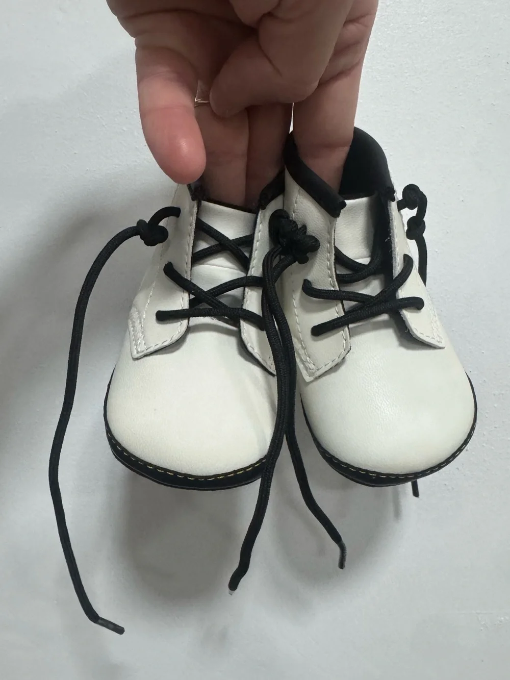 Dr. Martens White and Black Baby Lace-Up Boot size us 3 EUC